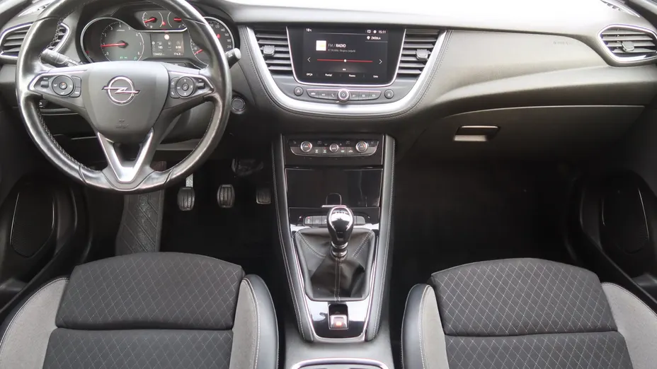 Opel Grandland -