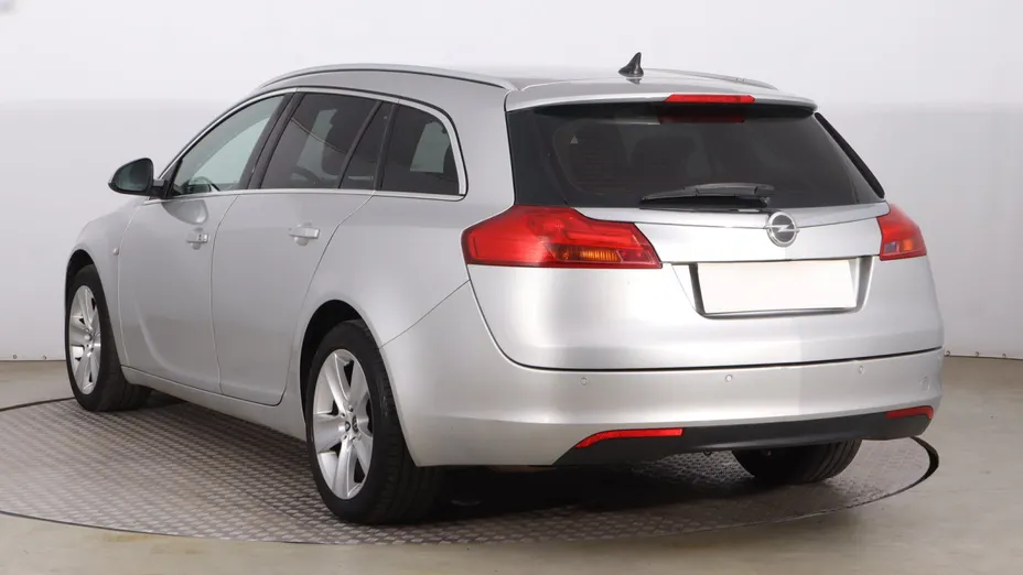 Opel Insignia -