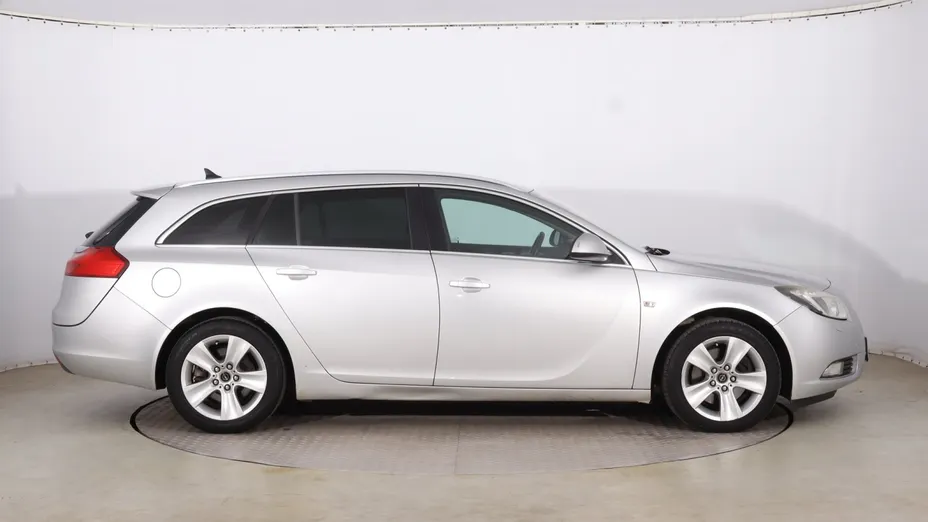 Opel Insignia -