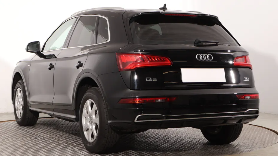 Audi Q5 -