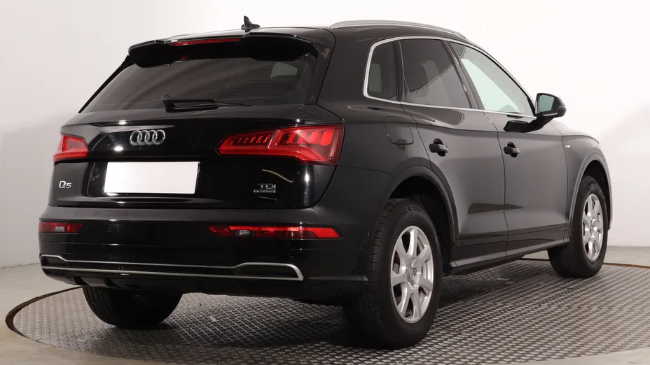 Audi Q5 -