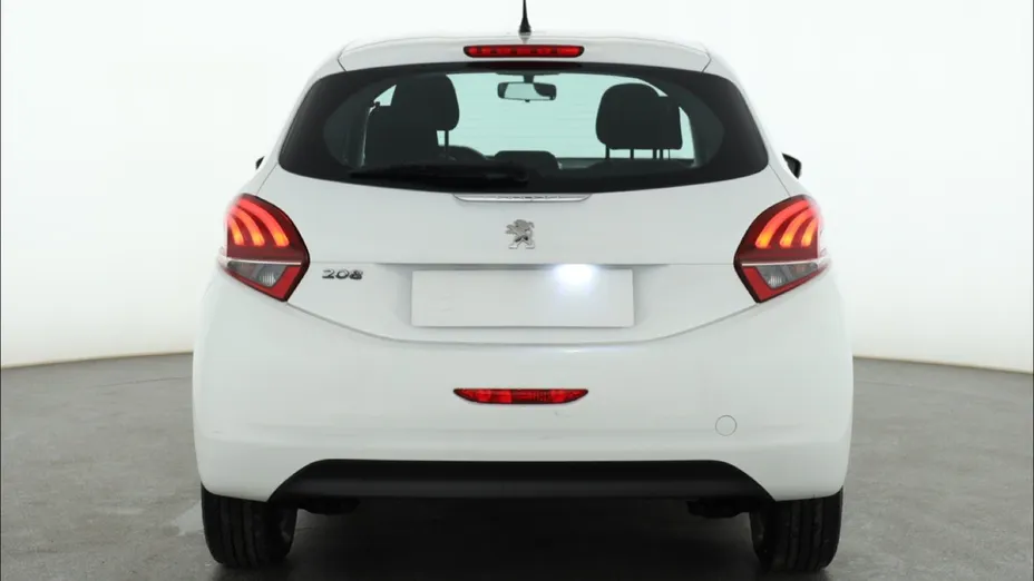 Peugeot 208 -
