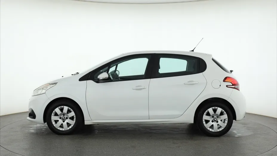 Peugeot 208 -
