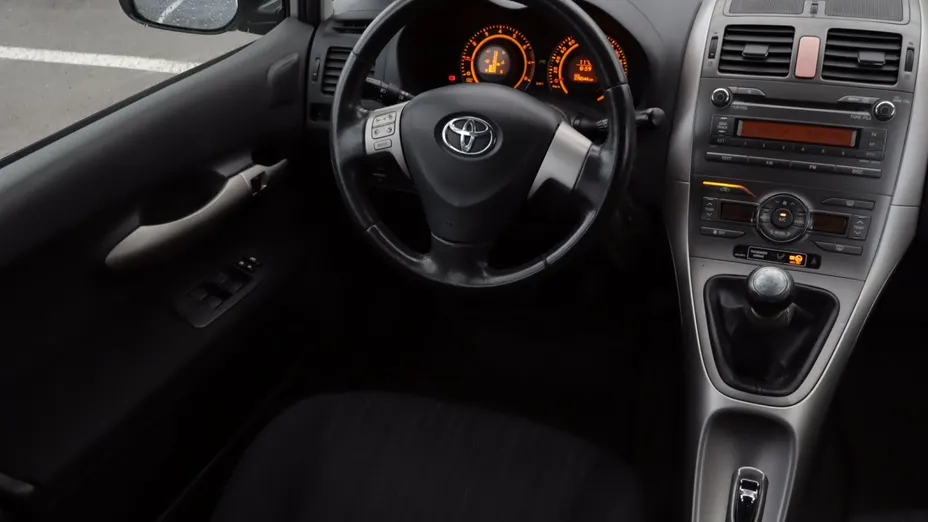 Toyota Auris -