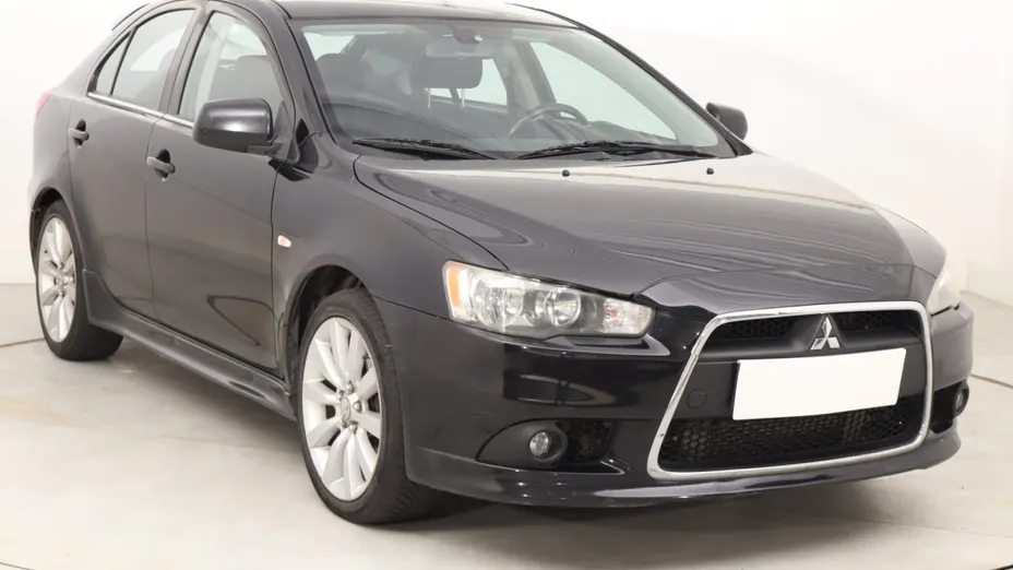 Mitsubishi Lancer -