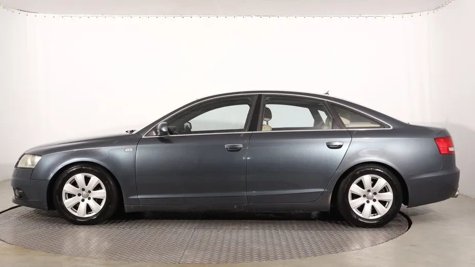 Audi A6 -