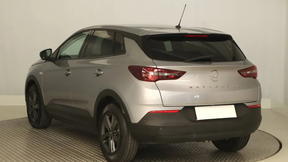 Opel Grandland -