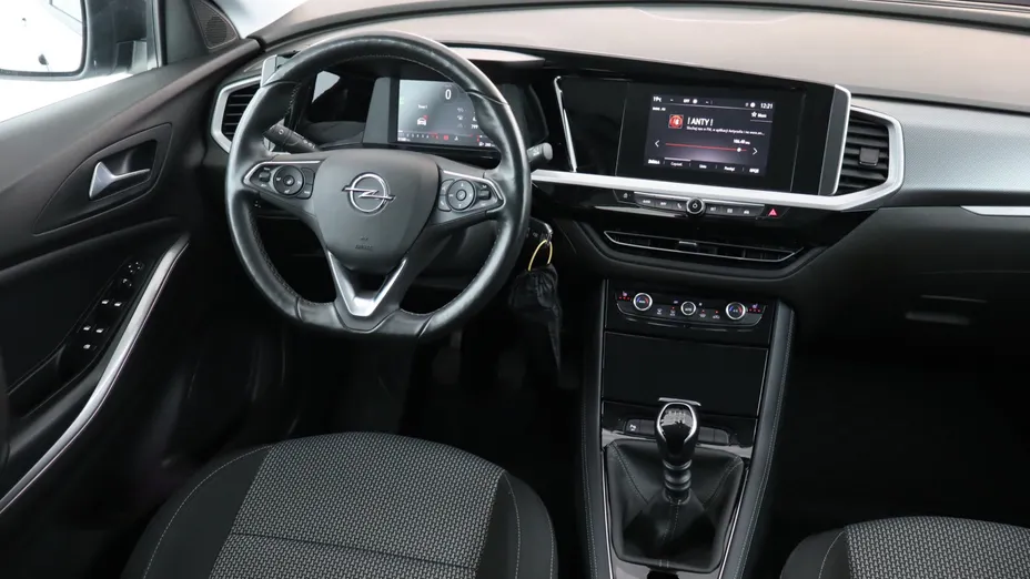 Opel Grandland -