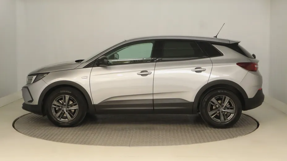 Opel Grandland -