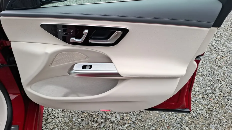 MERCEDES-BENZ E Klasa E 200 mHEV 4-Matic Avantgarde 9G-Tronic
