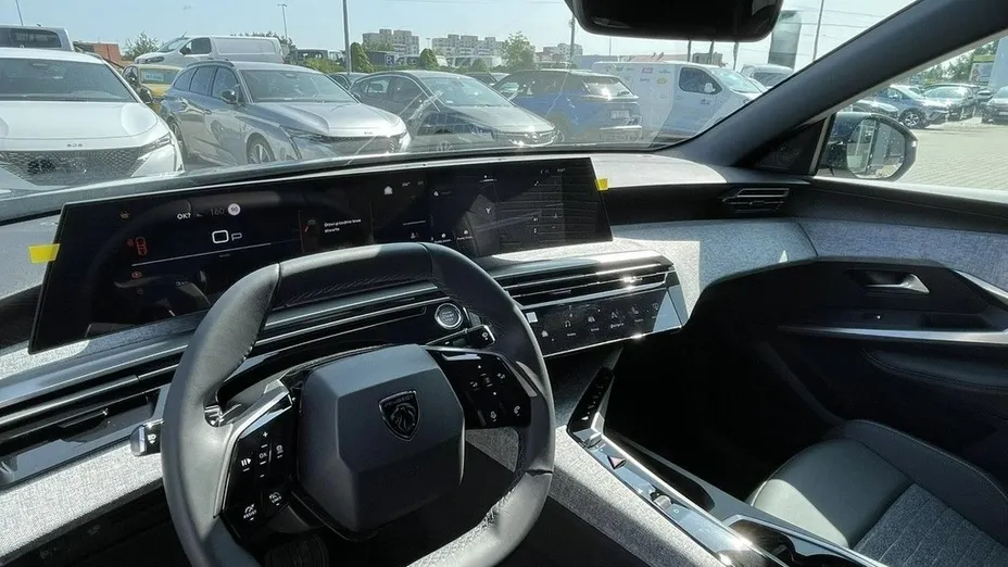 PEUGEOT 3008 3008 1.2 PureTech mHEV Allure e-DCS6 Nowy