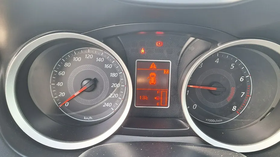 MITSUBISHI Lancer -
