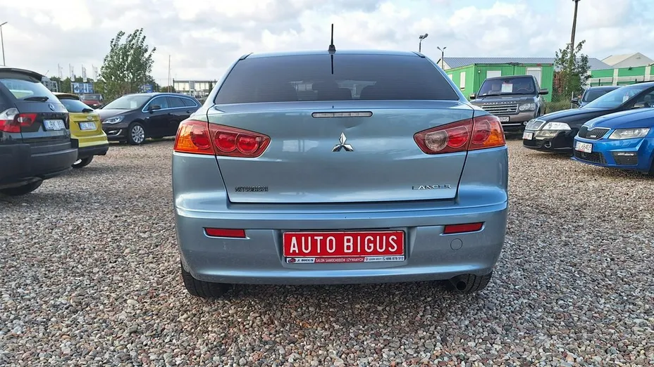 MITSUBISHI Lancer -