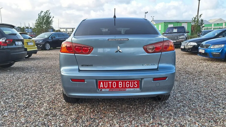 MITSUBISHI Lancer -