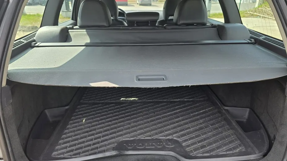 VOLVO V50 -