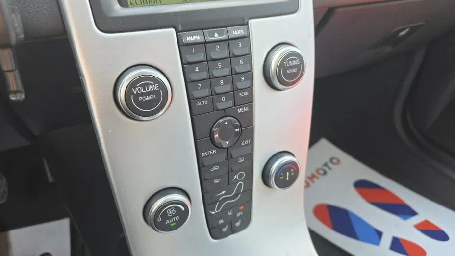 VOLVO V50 -