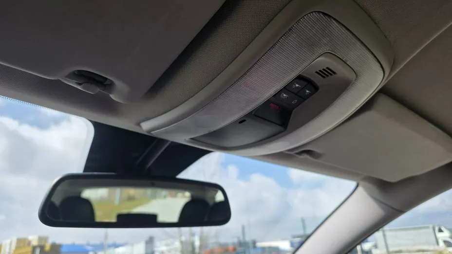VOLVO V50 -