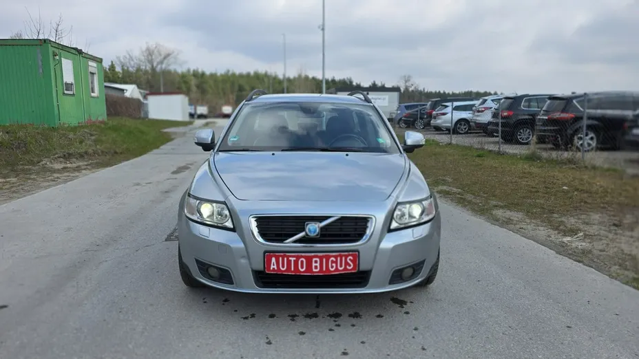 VOLVO V50 -