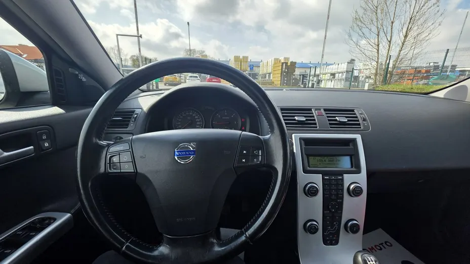 VOLVO V50 -