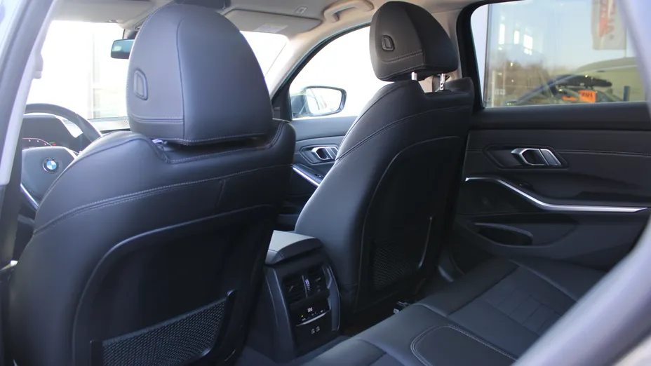 BMW Seria 3 320d xDrive Sport Line aut