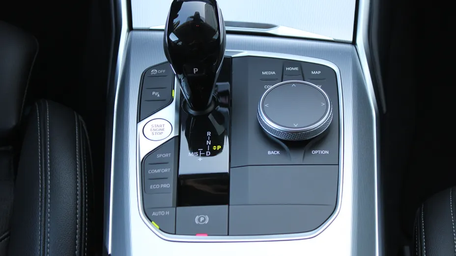 BMW Seria 3 320d xDrive Sport Line aut