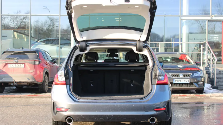 BMW Seria 3 320d xDrive Sport Line aut