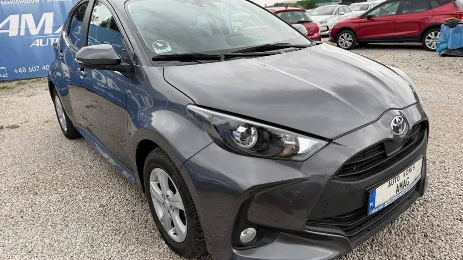 TOYOTA Yaris -