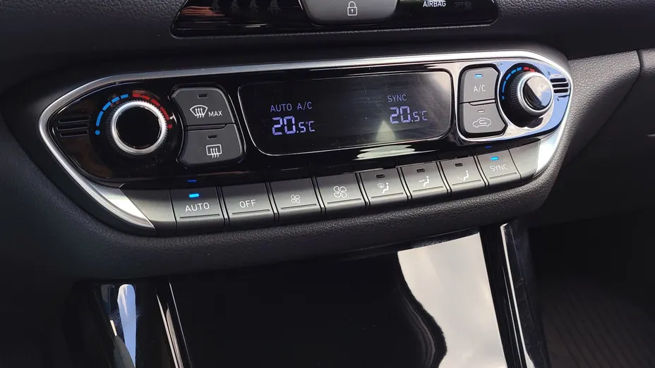 HYUNDAI i30 i30 1.5 T-GDI 48V Smart DCT
