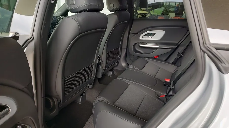 MERCEDES-BENZ CLA -