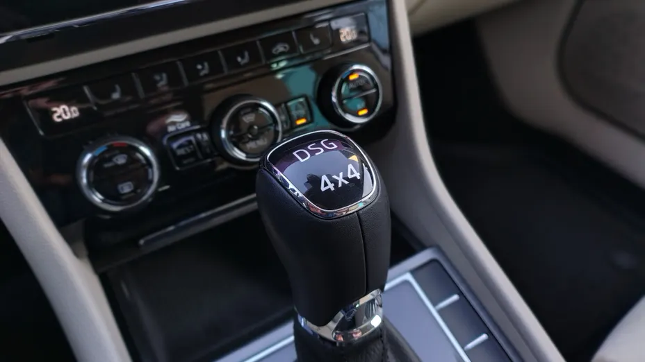 SKODA Superb Superb 2.0 TSI 4x4 Style DSG