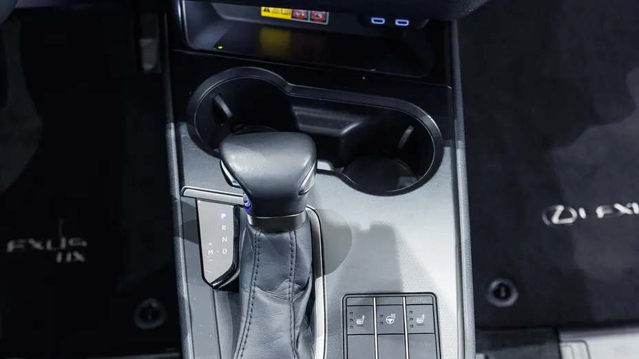 LEXUS UX UX 250h GPF Business Edition 2WD