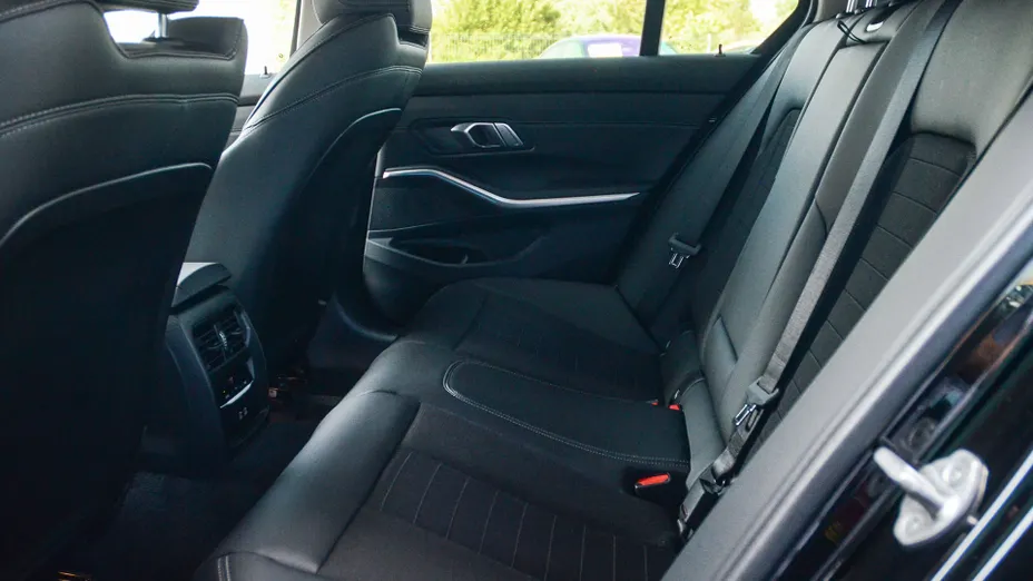 BMW Seria 3 318i aut