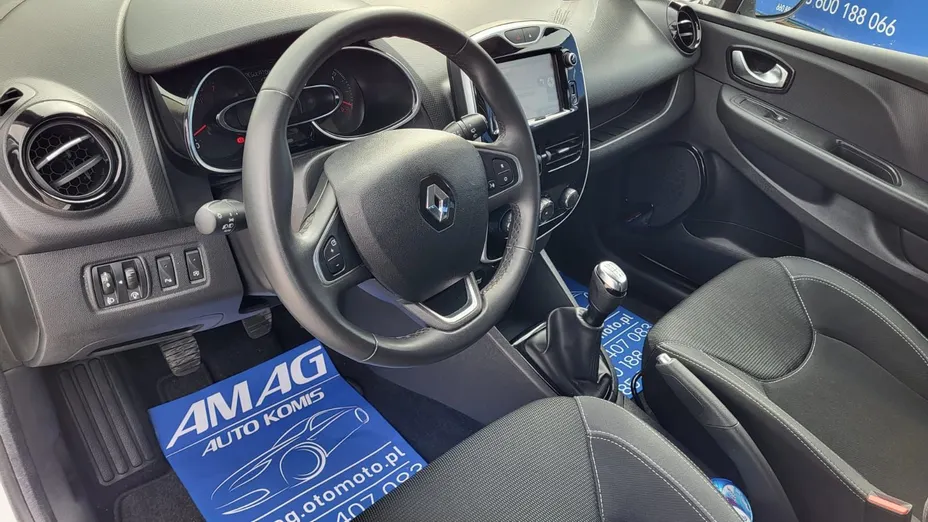 RENAULT Clio -