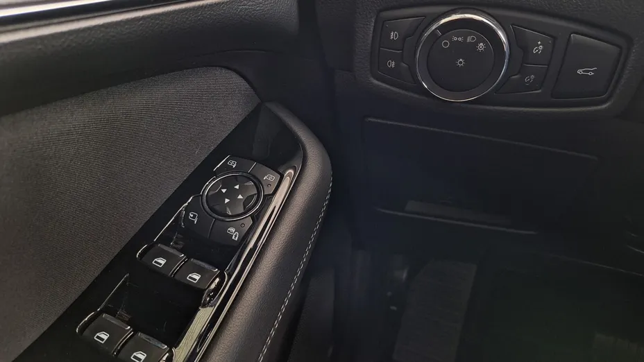 FORD S-MAX S-MAX 2.5 Hybrid Titanium CVT 7os.