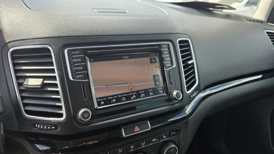 VOLKSWAGEN Sharan -