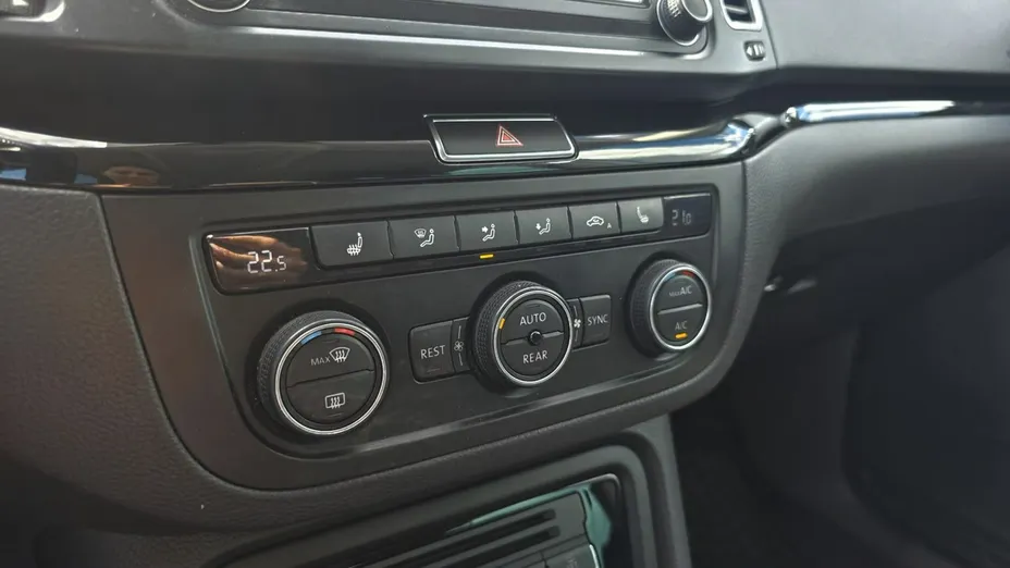VOLKSWAGEN Sharan -