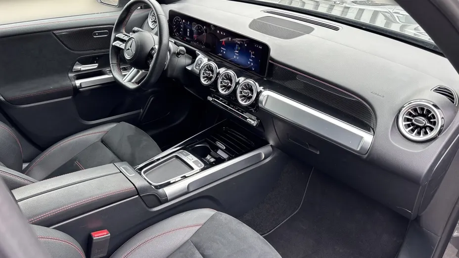MERCEDES-BENZ GLB GLB 200 mHEV AMG Line 7G-DCT