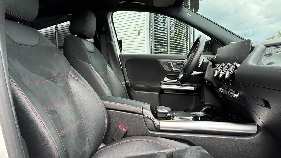 MERCEDES-BENZ GLA -