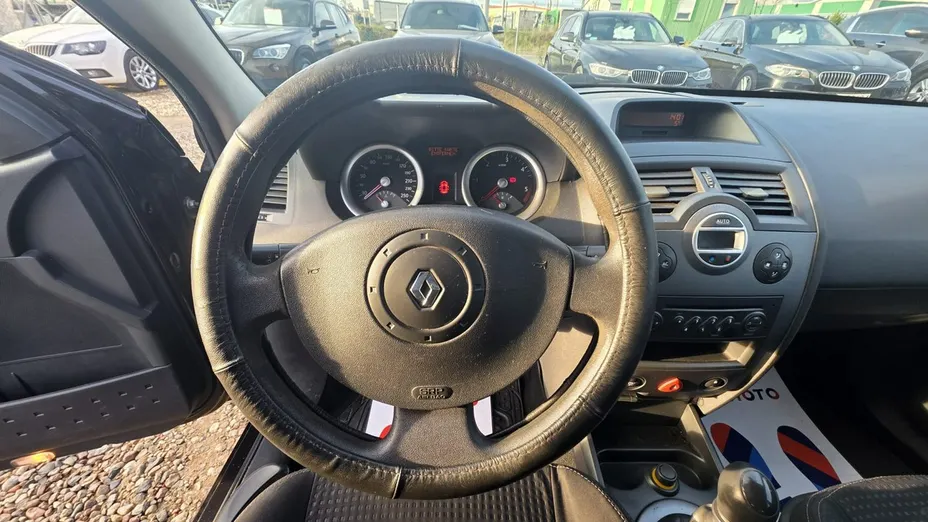 RENAULT Megane -