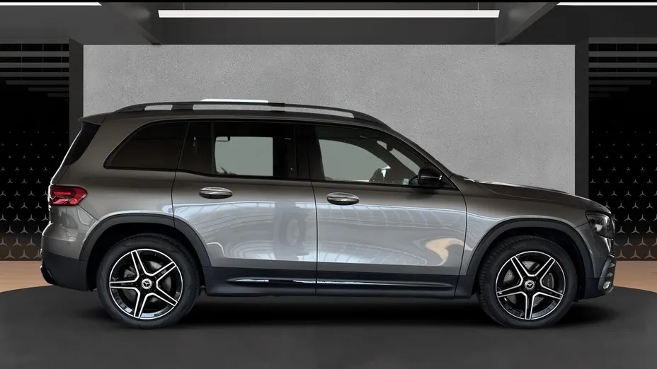 MERCEDES-BENZ GLB GLB 220 d 4-Matic AMG Line 8G-DCT