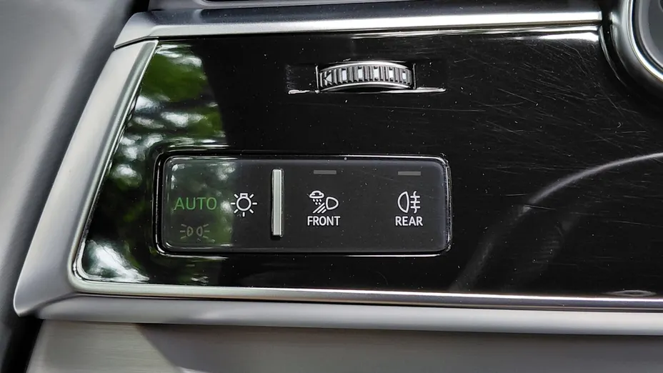 AUDI Q8 -
