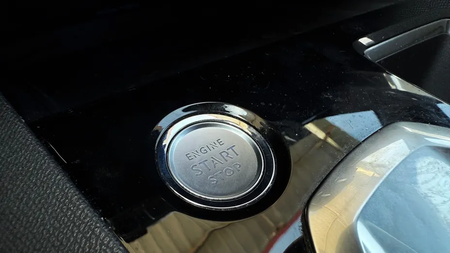 PEUGEOT 3008 3008 1.6 PureTech Hybrid4 PHEV GT S&S EAT8