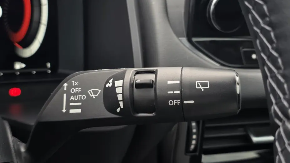 NISSAN Qashqai Qashqai 1.3 DIG-T N-Connecta