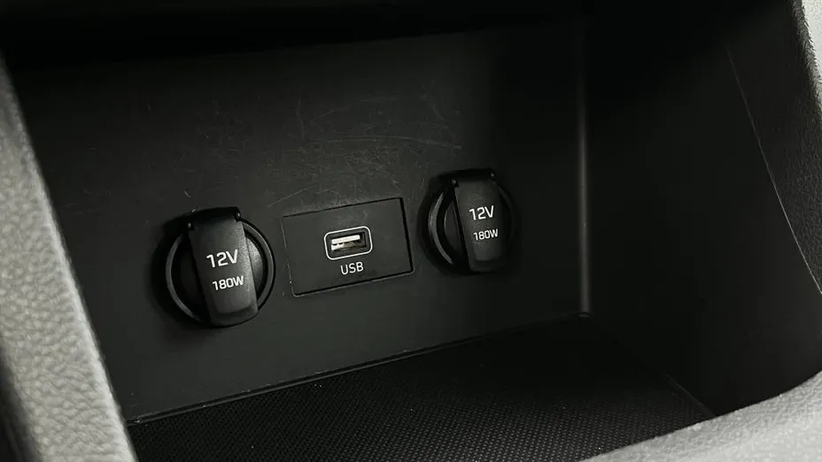 HYUNDAI i30 i30 1.5 DPI Classic +