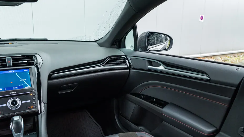 FORD Mondeo Mondeo 2.0 Hybrid ST-Line Plus