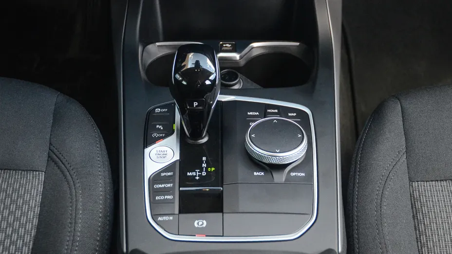 BMW Seria 1 118i Advantage aut
