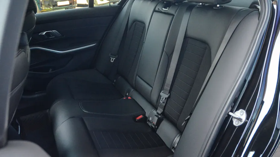 BMW Seria 3 318i aut