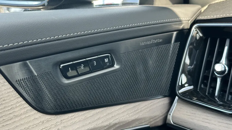 VOLVO XC90 XC90 T8 AWD Plug-In Hybrid Ultra Dark 7os aut