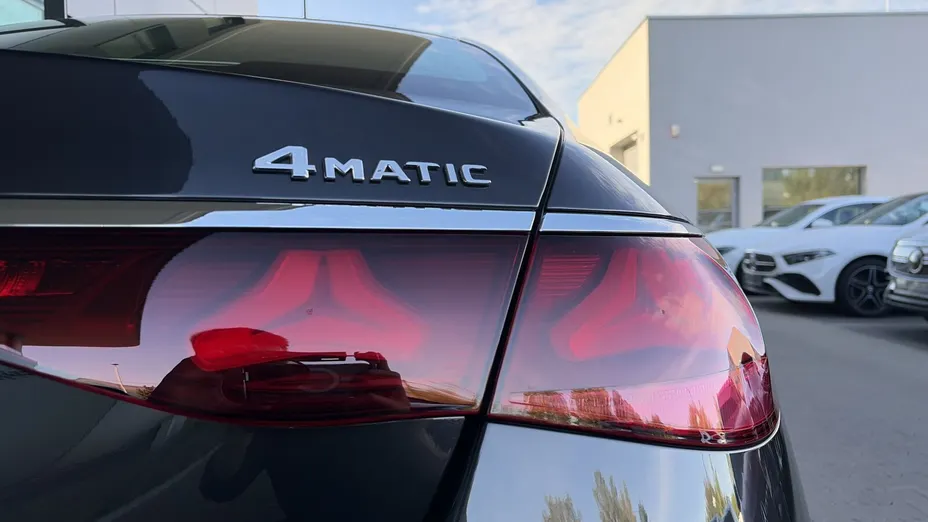 MERCEDES-BENZ E Klasa E 220 d mHEV 4-Matic Avantgarde 9G-Tronic