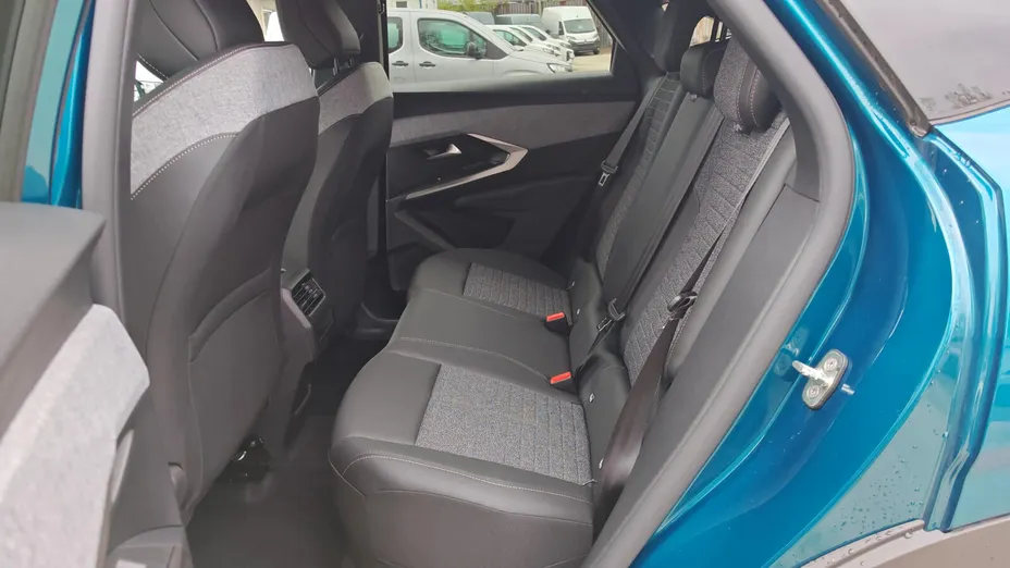 PEUGEOT 3008 3008 1.2 PureTech mHEV Allure e-DCS6 Nowy